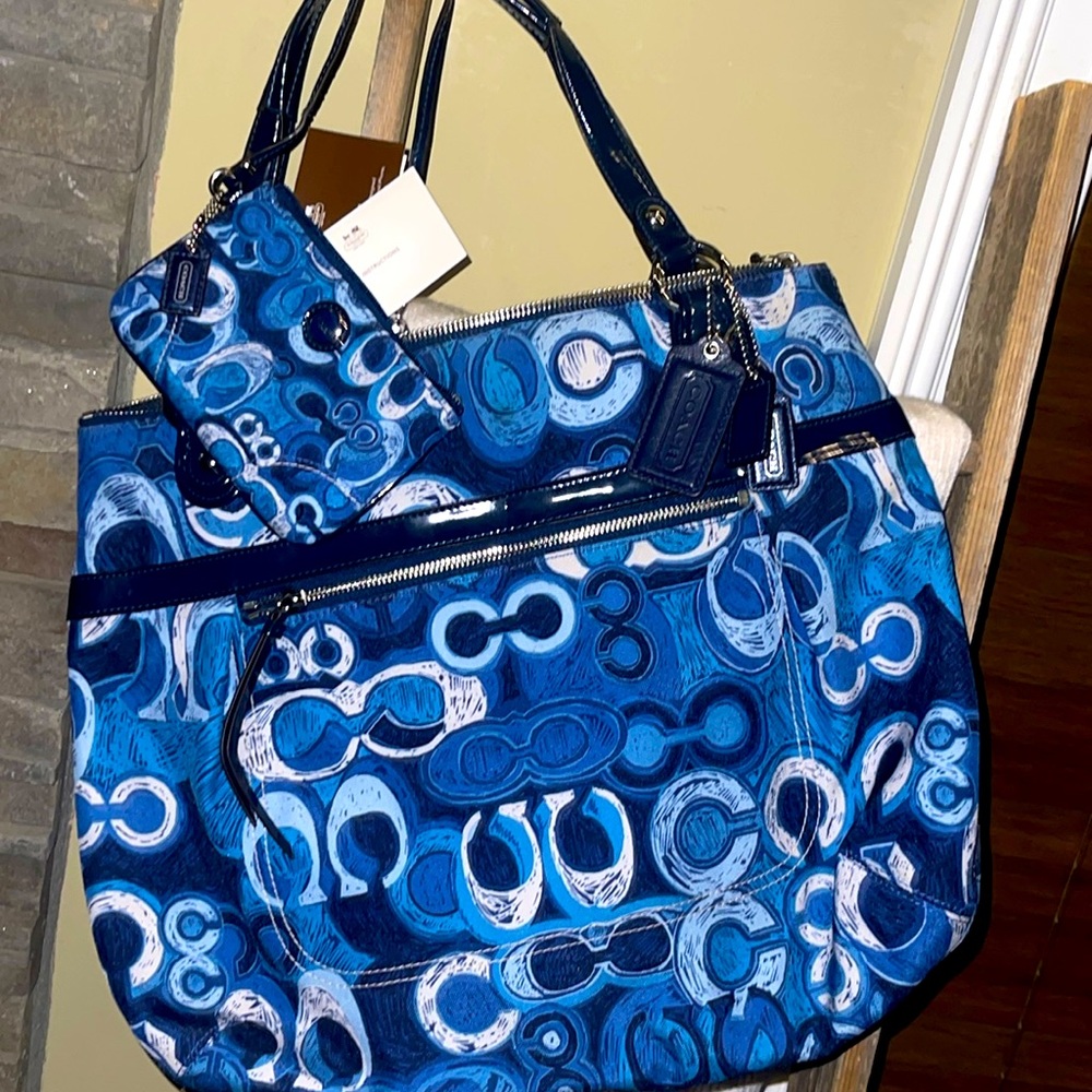 Mint condition coach tote w/ clutch bag!’